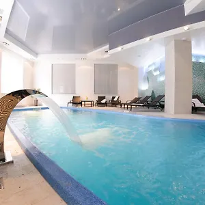 Taurus & Hotel